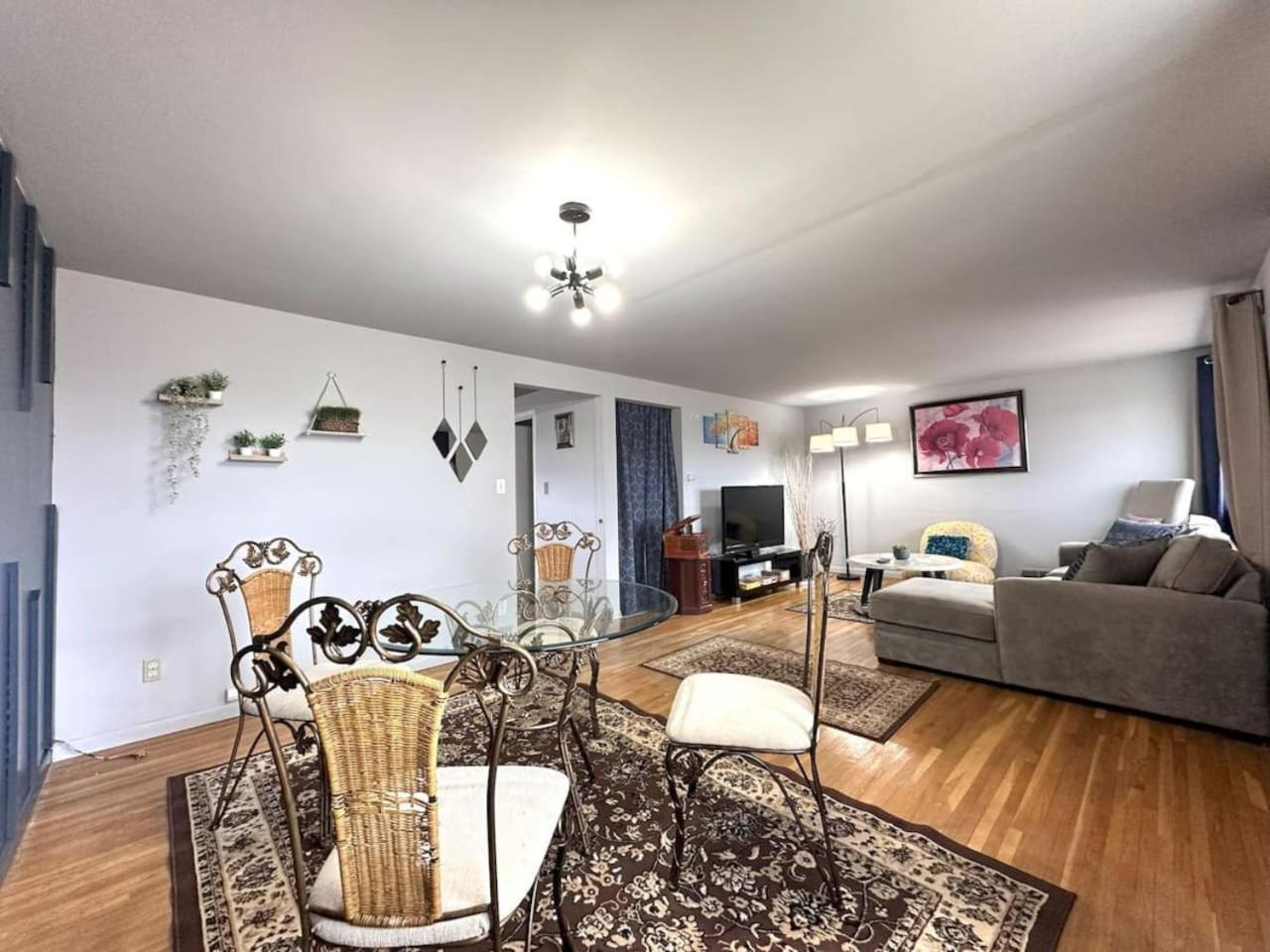 511) Cozy 3 Bedroom By Niagara Falls Buffalo