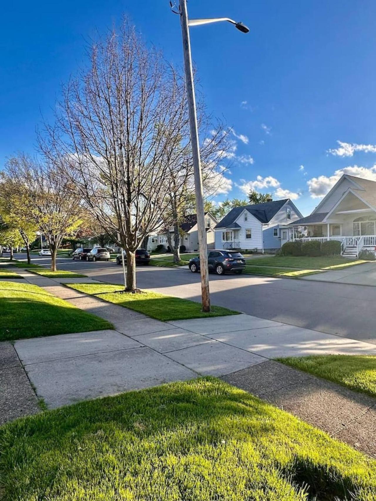 511) Cozy 3 Bedroom By Niagara Falls Holiday home *