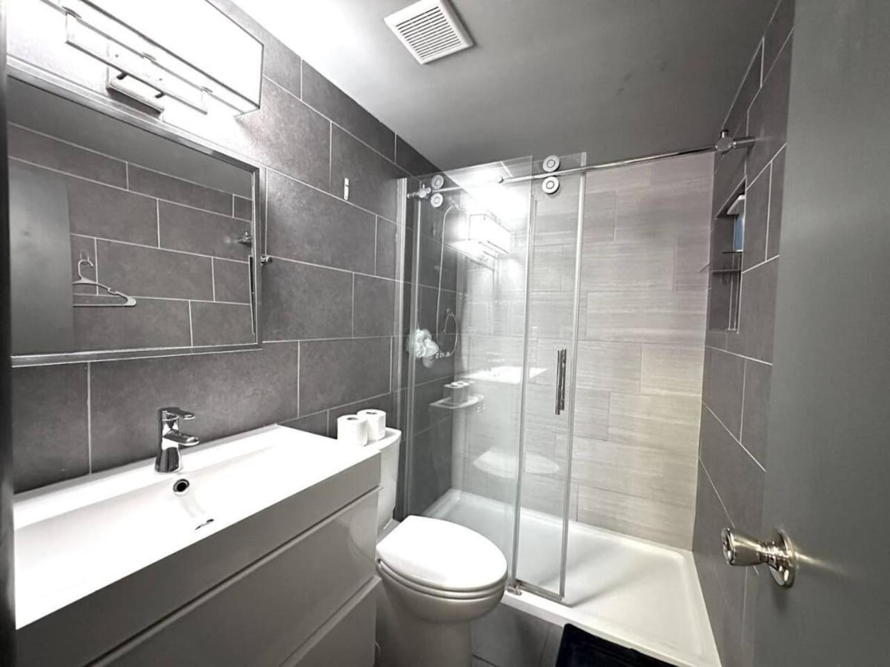 511) Cozy 3 Bedroom By Niagara Falls Holiday home *